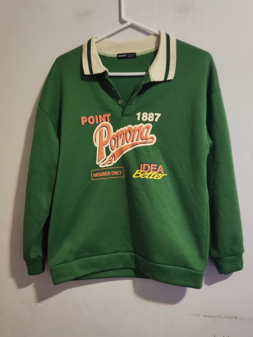 SHEIN Green Sweatshirt with Cream Collar